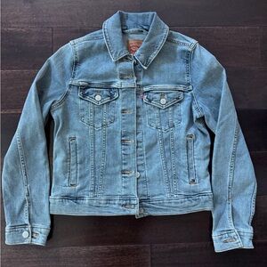 Levi's Classic Denim Jacket (XS)